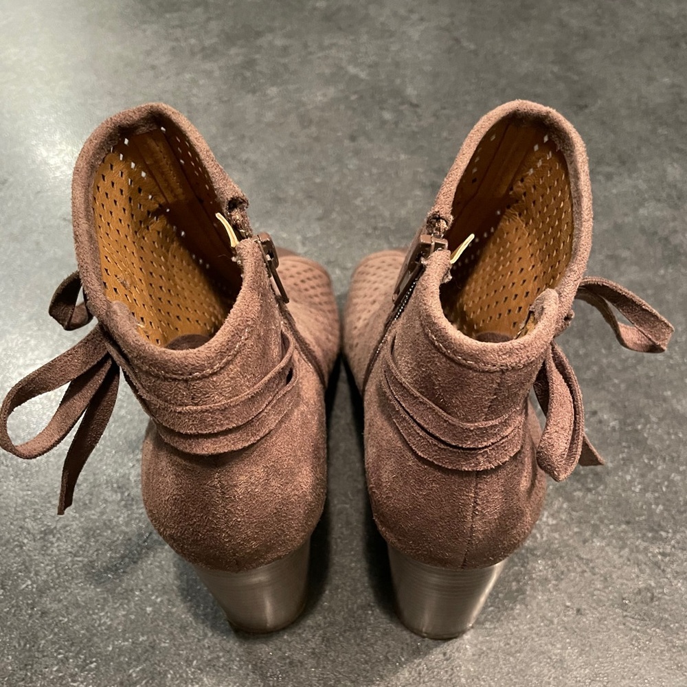 Open Toe Booties - Picture 5 of 8